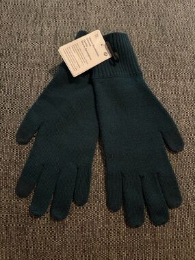 NWT Lululemon Warm Revelation Gloves  - XS